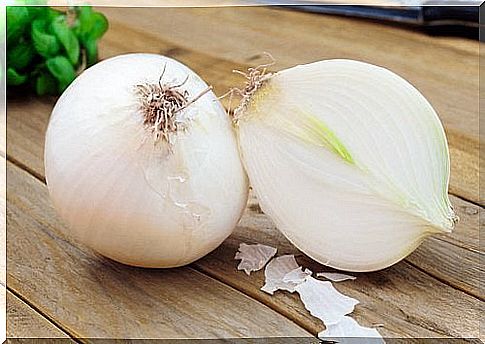 Sliced ​​onion