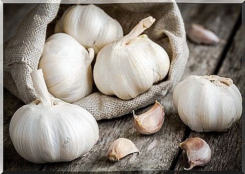 Garlic cloves