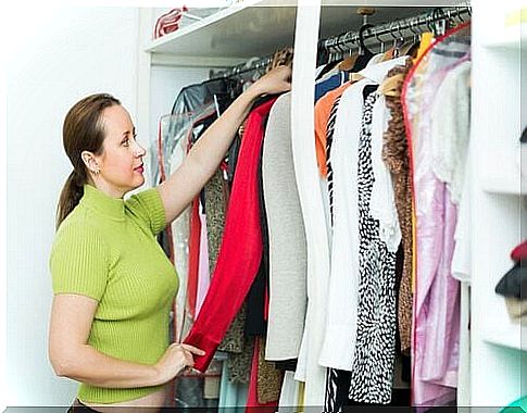 10 tricks to organize clothes in the closet