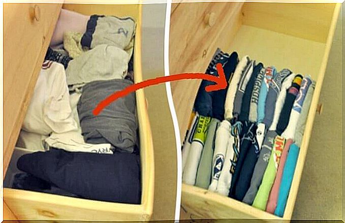 Arrange the drawers vertically