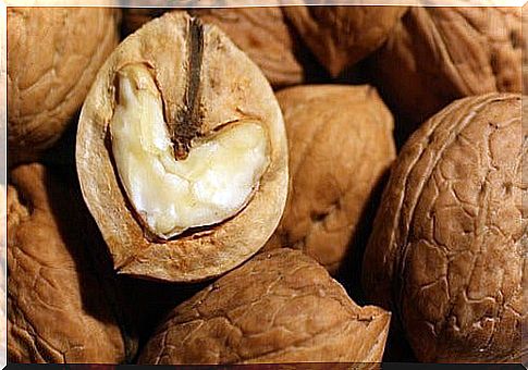 Walnuts to improve blood circulation