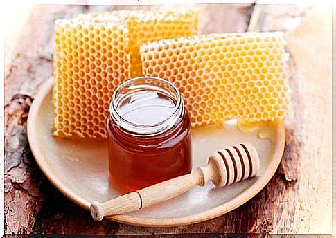 honey is useful in the treatment of ingrown toenails