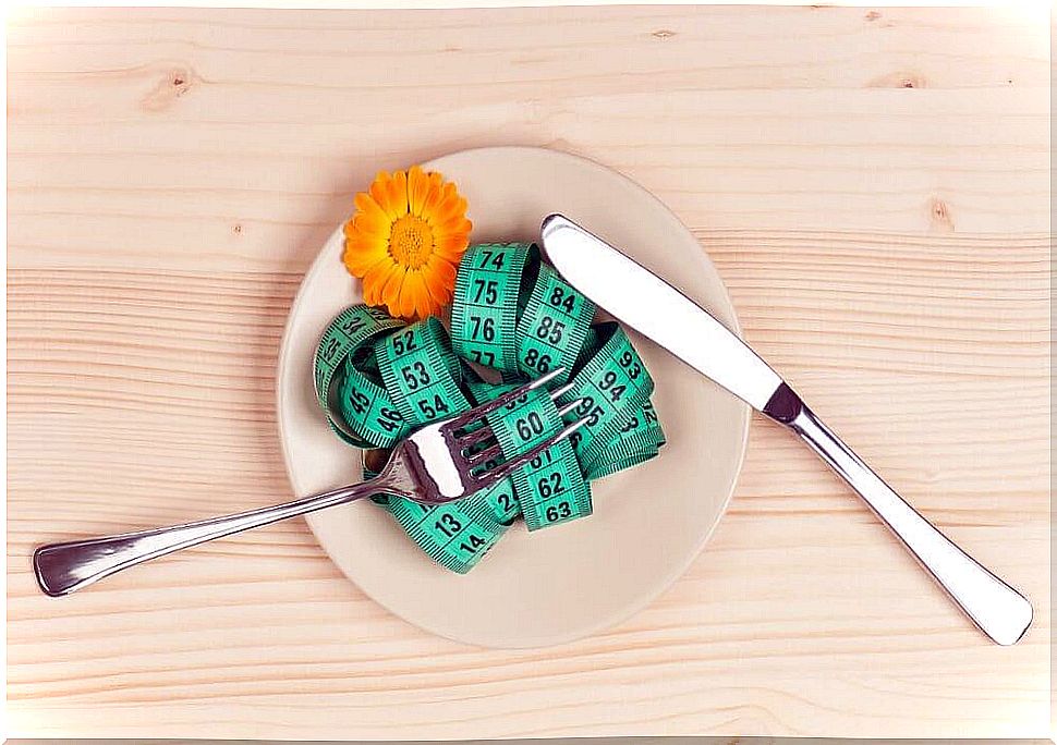 Plate with fork and knife flower meter