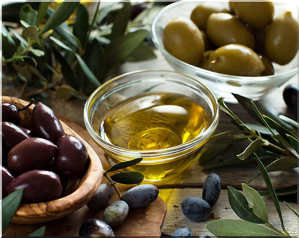 Olive oil against dry skin