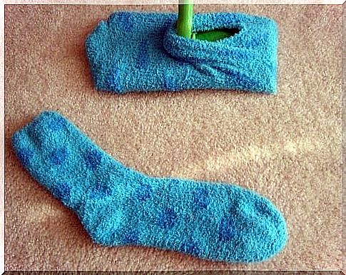 Socks to eliminate dust