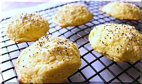 Garlic flavored cauliflower bread