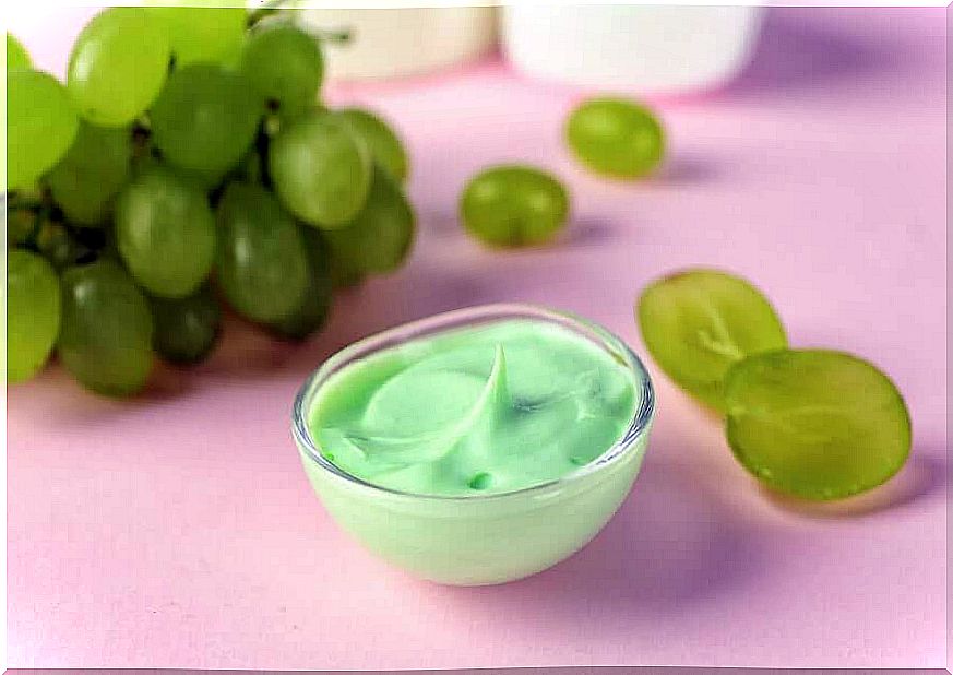 Wrinkle cream with grapeseed oil