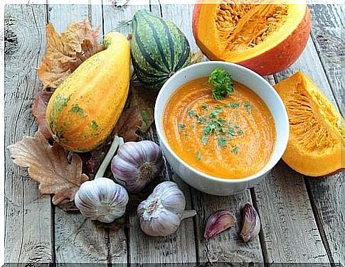 Light pumpkin soups: 3 recipes