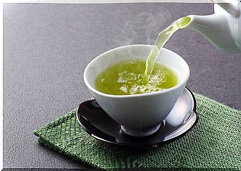 Green tea or coffee is rich in antioxidants to help regenerate the liver