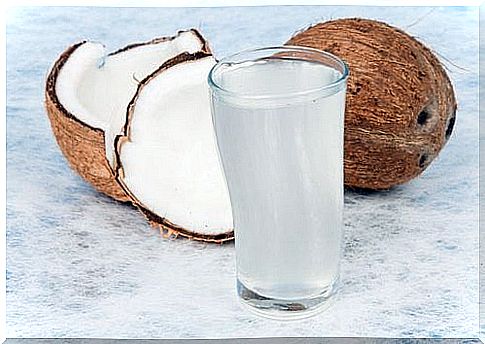 Coconut water to reduce scars